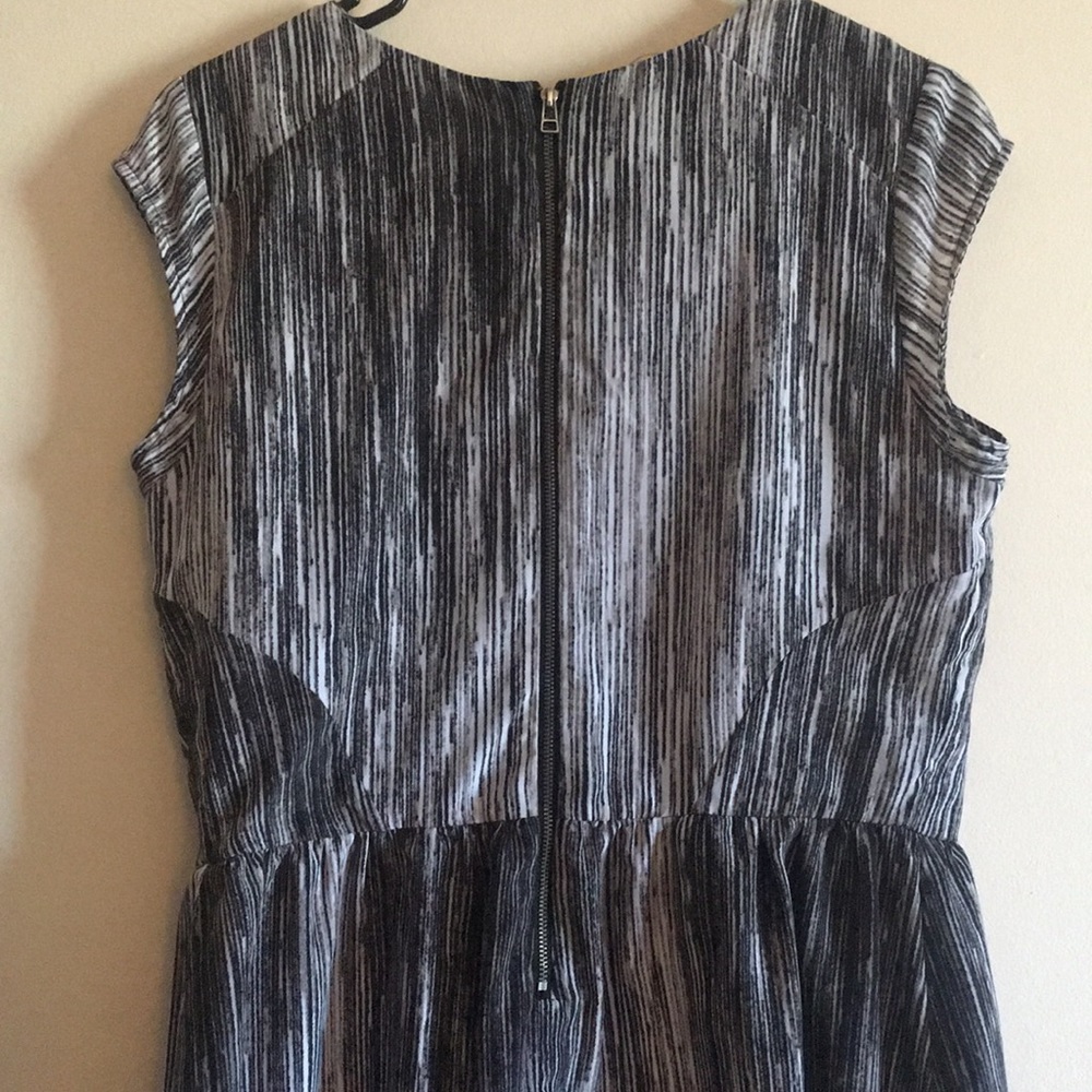 Mossimo Patterned Dress - Picture 5 of 6